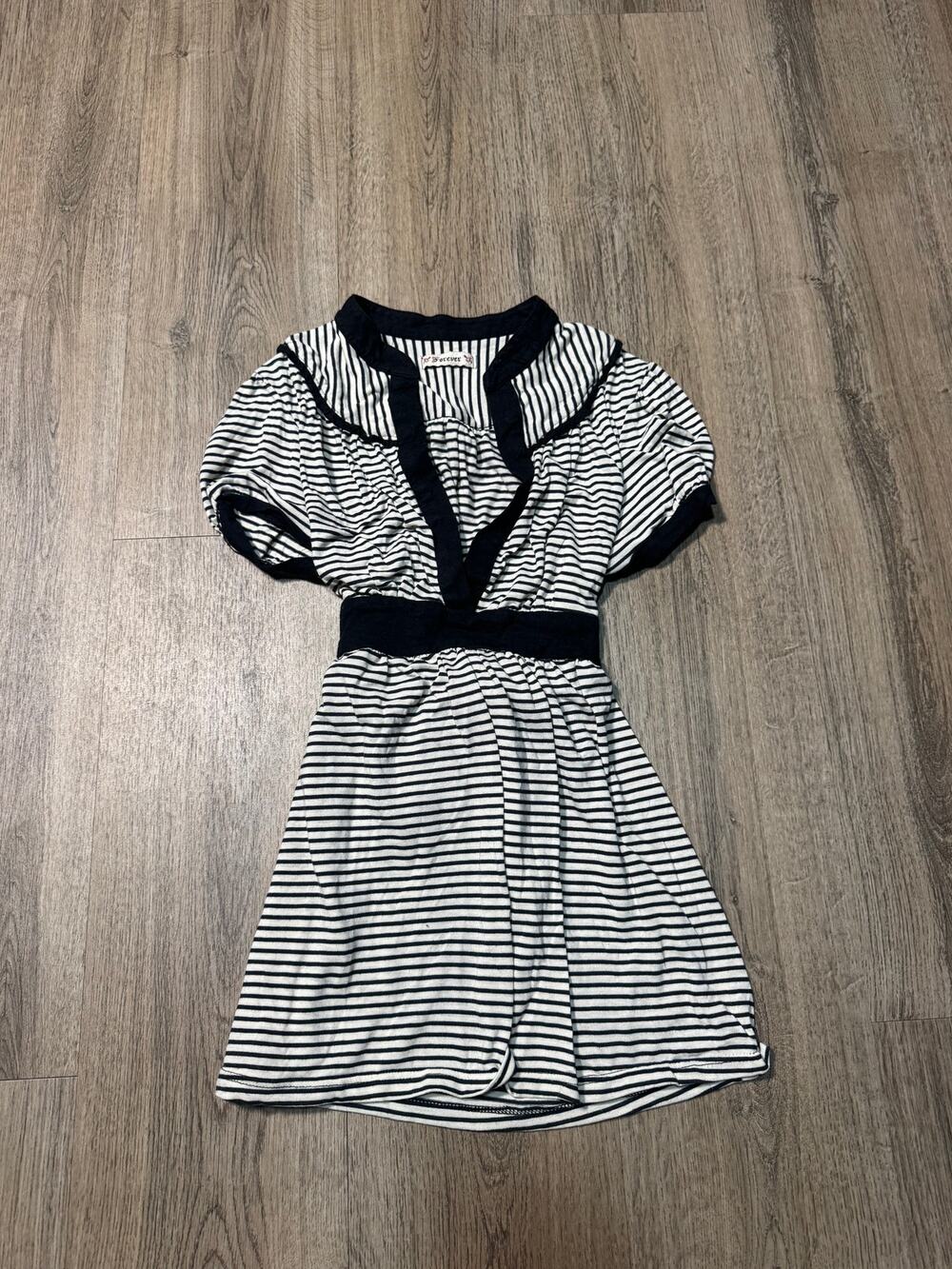 Y2K Forever 21 Women's Black & White Striped Empire-Waist Top